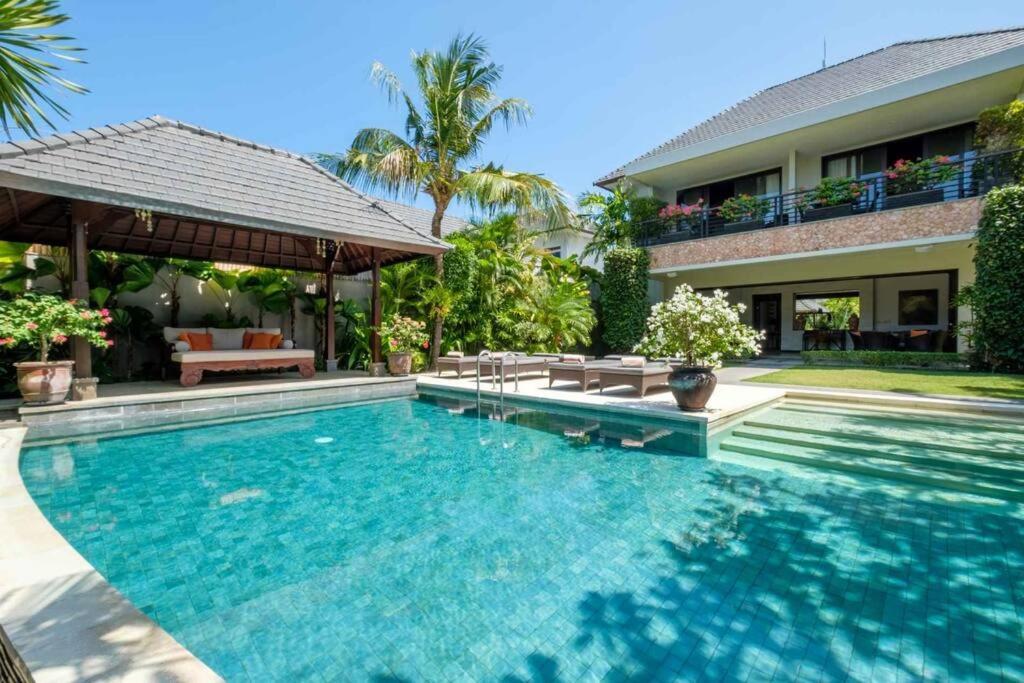 Kejora Beachfront Estate -stunning Eleven