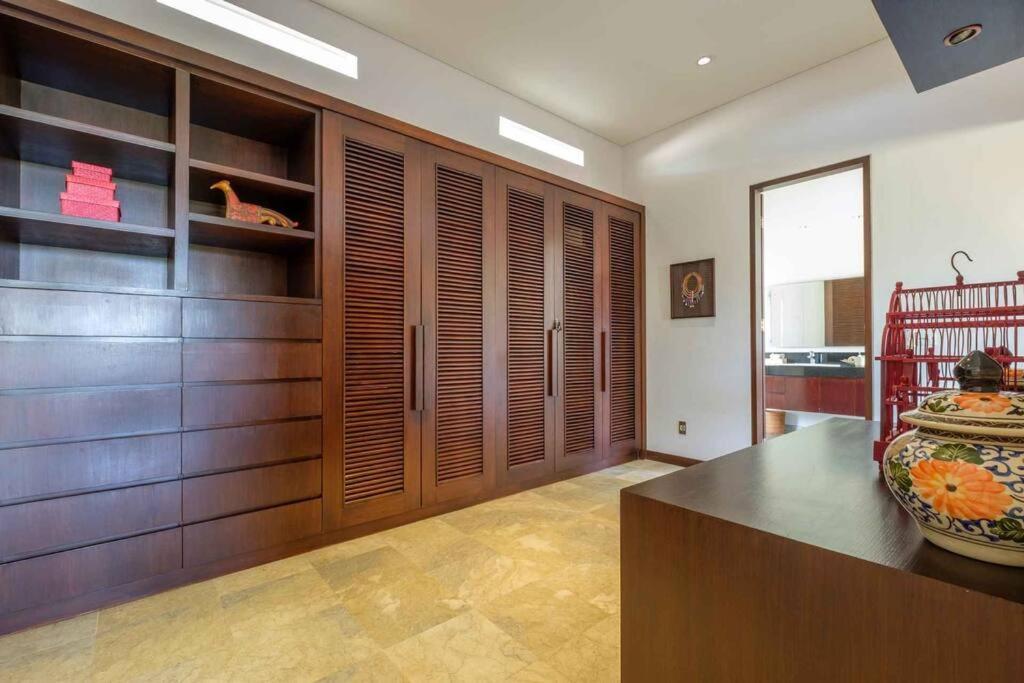 Kejora Beachfront Estate -stunning Eleven Villa