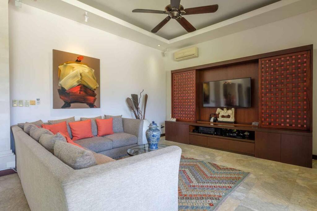 Kejora Beachfront Estate -stunning Eleven